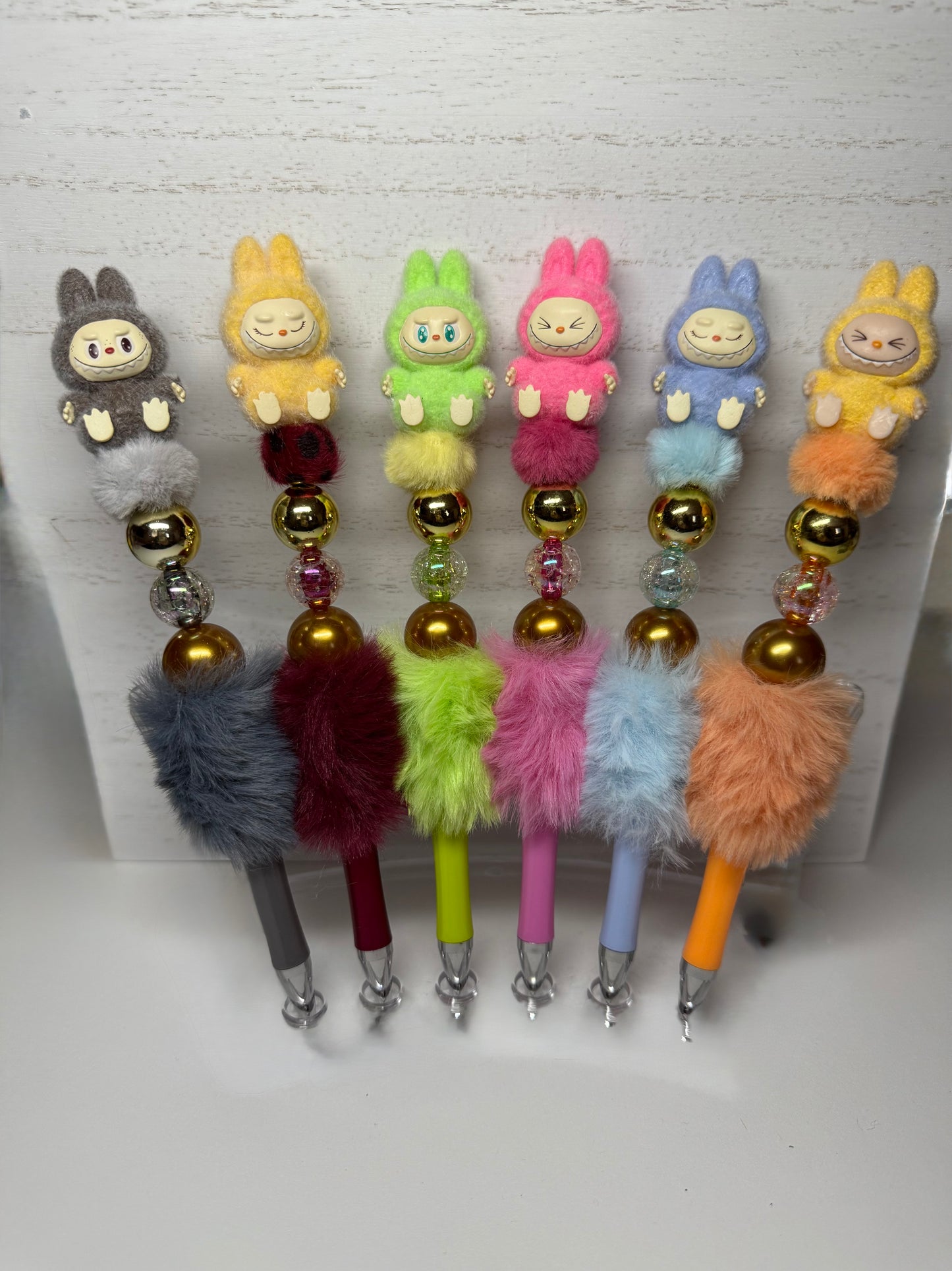 Tan LaBuBu Pen